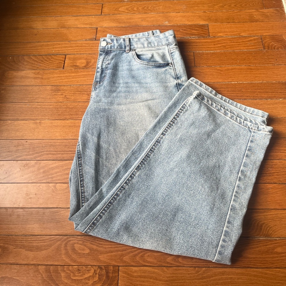 Women’s Light Blue Jeans